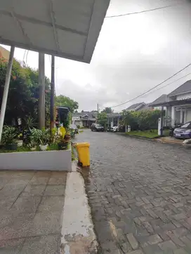 Rumah Dijual dalam Cluster Dekat Universitas Pembangunan Jaya Bintaro