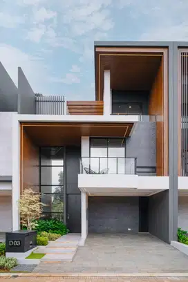 Rumah Mewah, eksklusif, dengan arsitektur modern, LIFT included