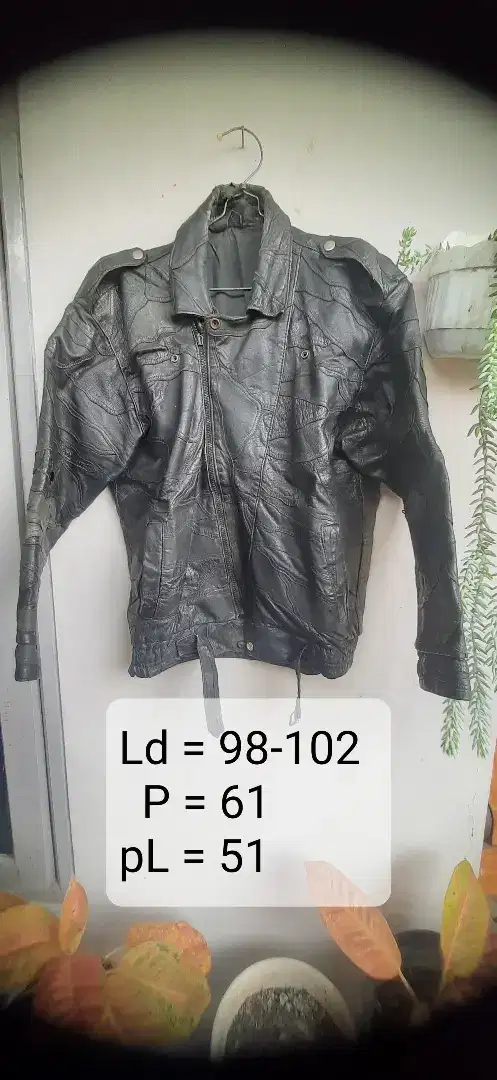 Jaket kulit asli kondisi tempur