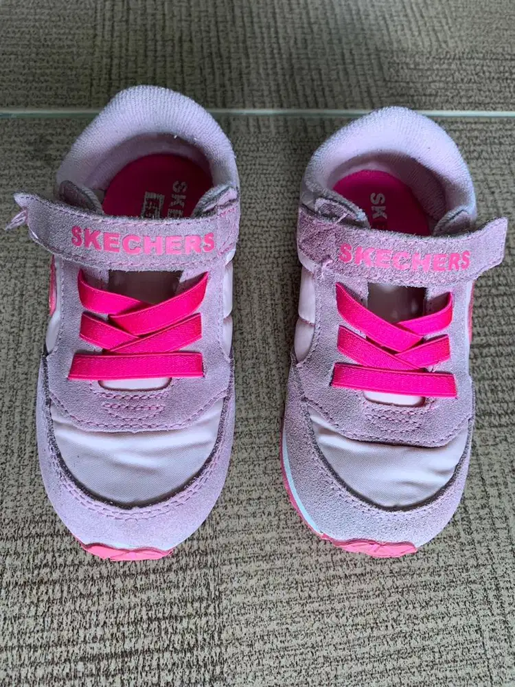 Sepatu anak cewek skechers pink