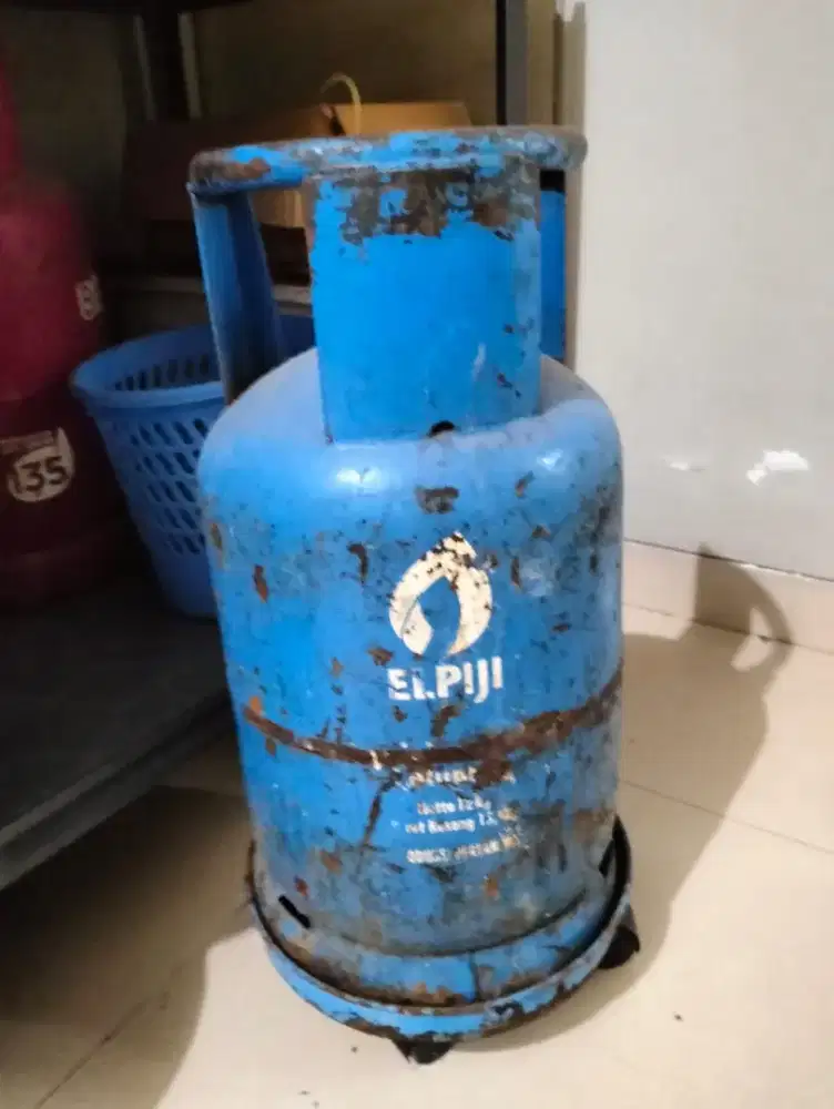 Tabung LPG dan isi nya utuh 12 kg