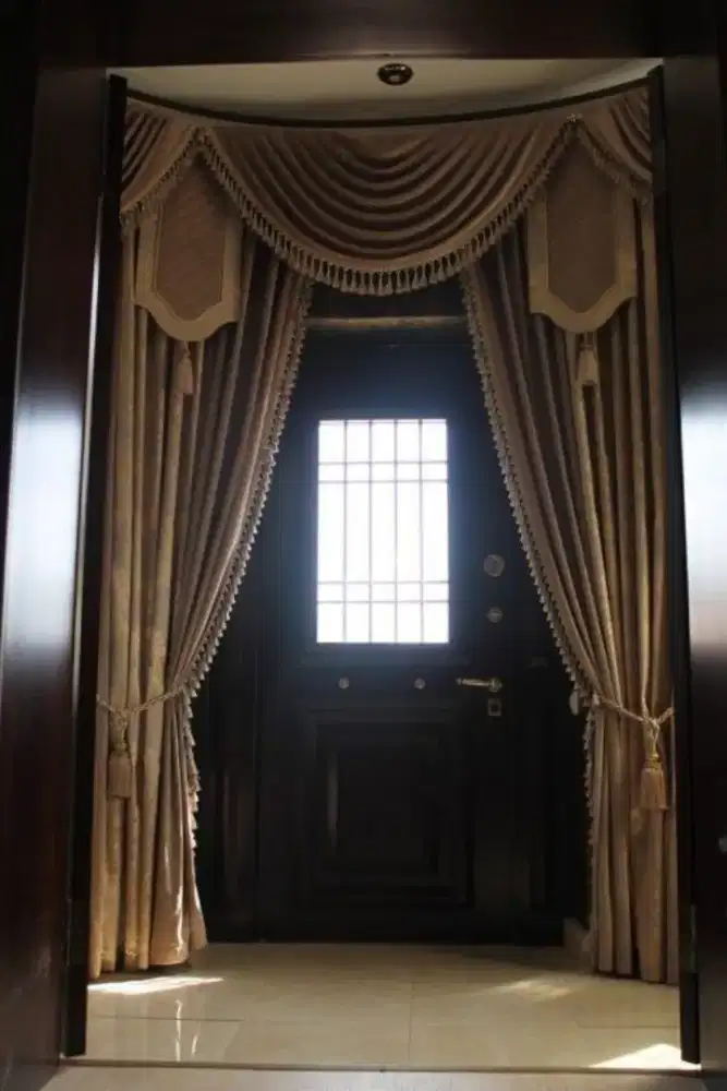 Pasang gordyn gorden murah vertikal roll blind jasa wallpaper dinding