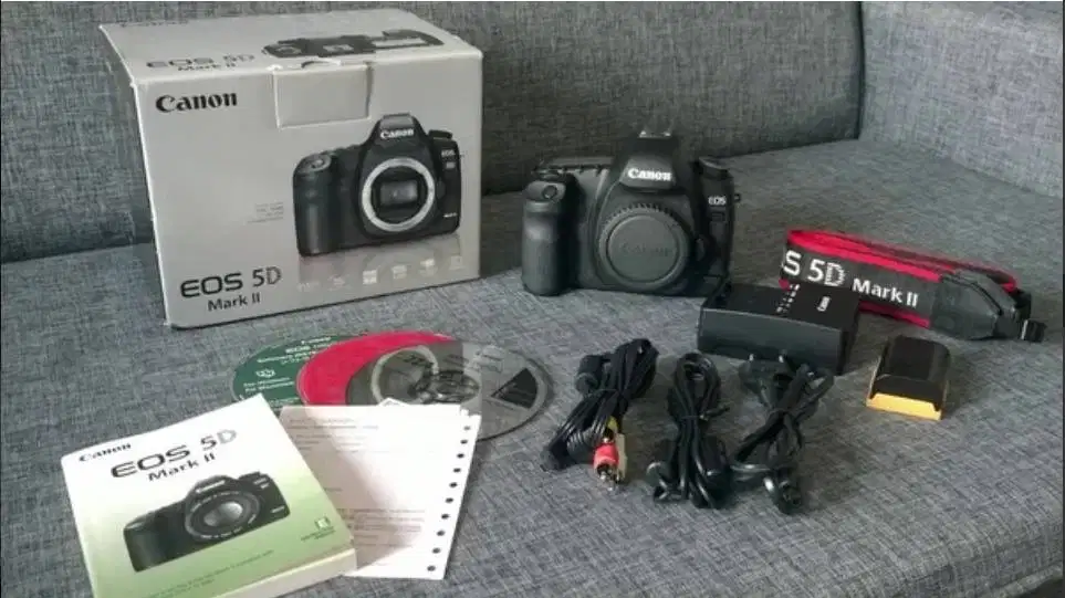 Kamera Canon (bekas) EOS 5D Mark ii (body only)