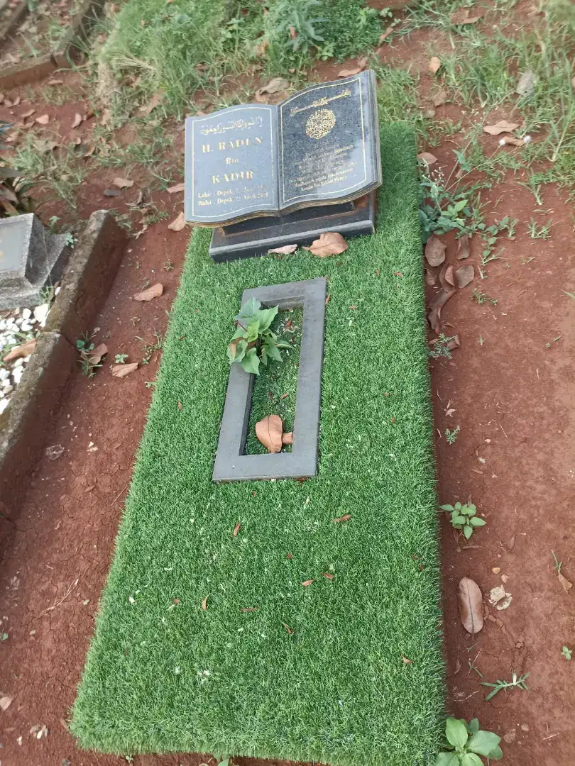Jual pasang rumput pemakaman