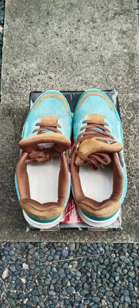 Sepatu keren aerostrit