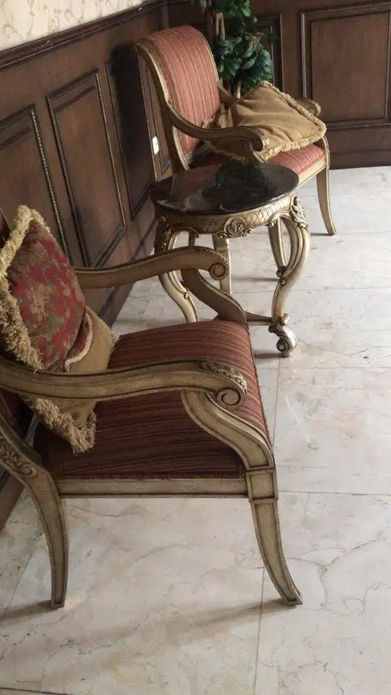 Kursi klasik 2 pieces