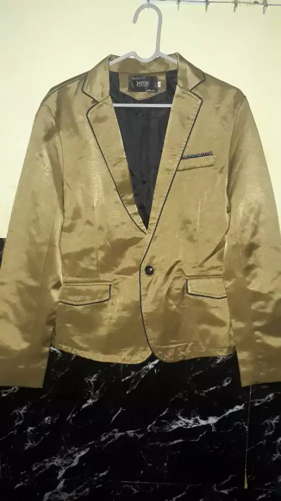 JAS BLAZER PRIA COKLAT BEKAS