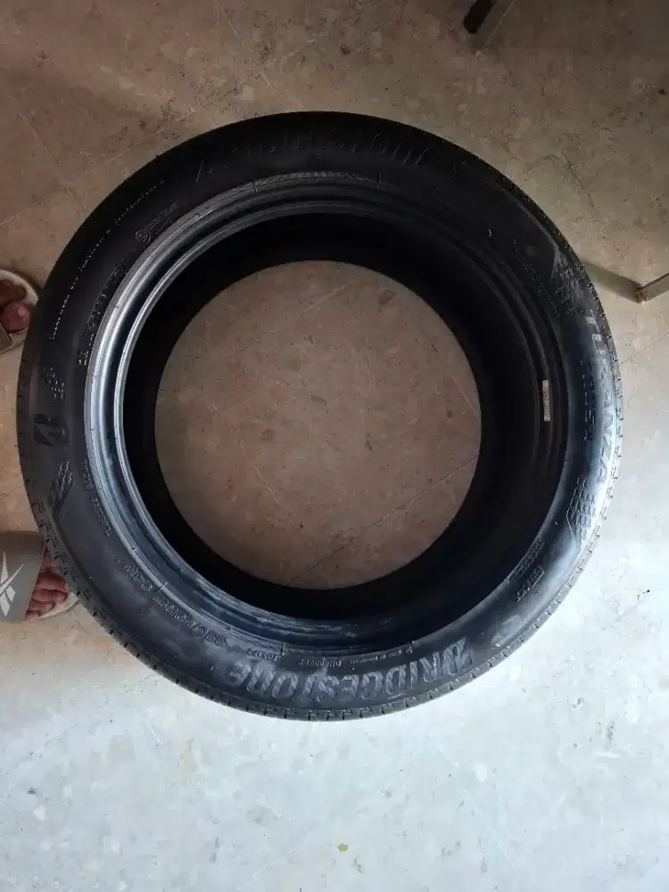 Ban Bridgestone 225 50 R17.untuk civic camry accord altis. BAN R17