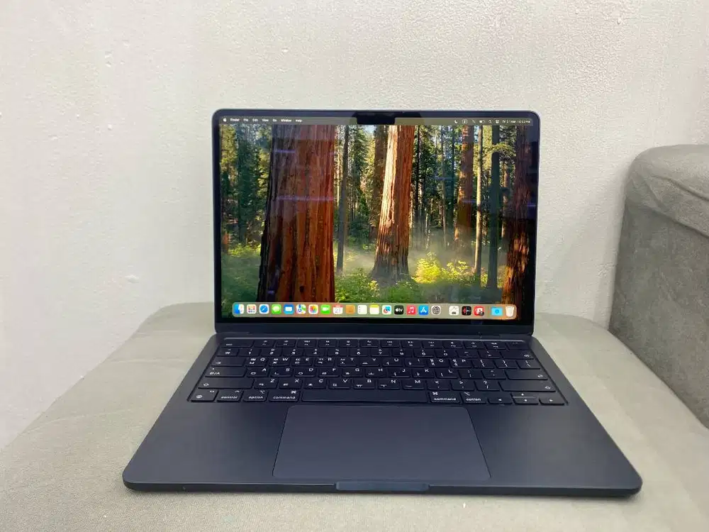 MACBOOK AIR 2022 M2 13 INCH 8/25GB LIKE NEW