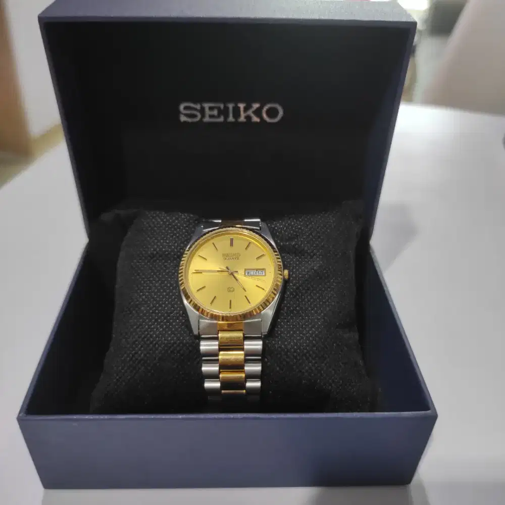 Jam tangan Seiko SQ Kondisi Normal & Original
