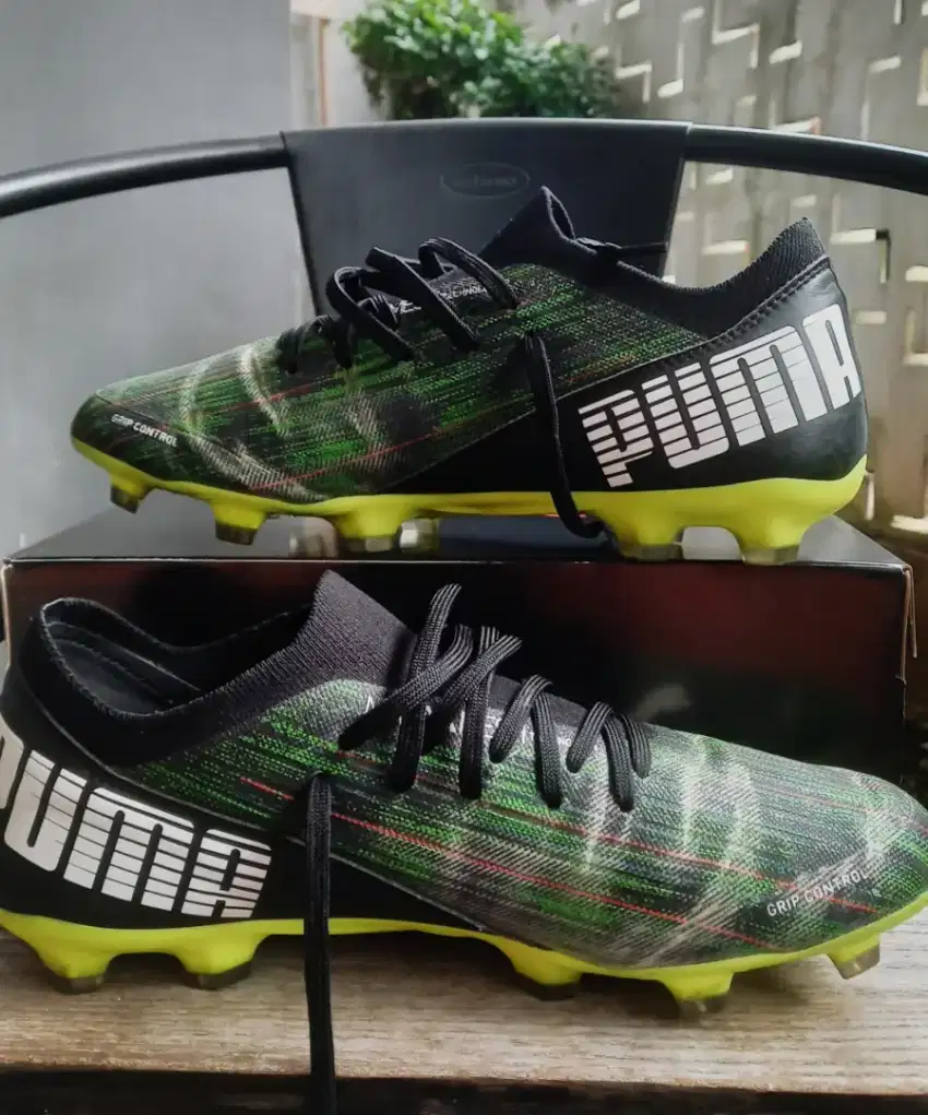 Sepatu Bola Merk Puma Ultra