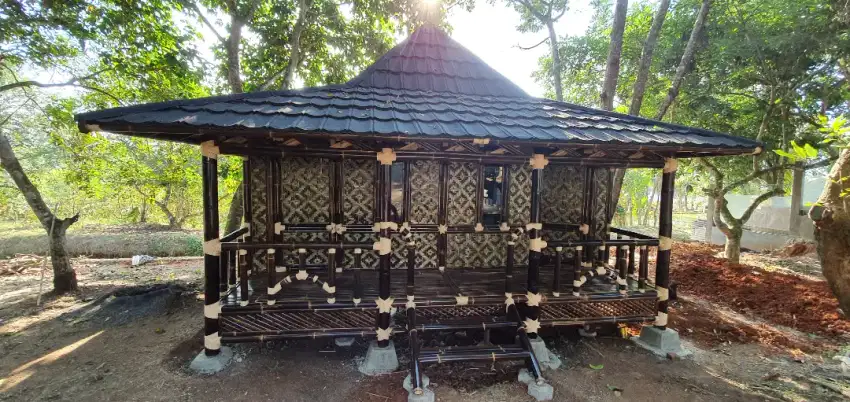 Villa pondok cottage gubuk saung gazebo bambu kayu besi