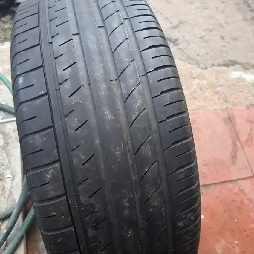 Ban 255 45 r20 gt radial champiro hpy