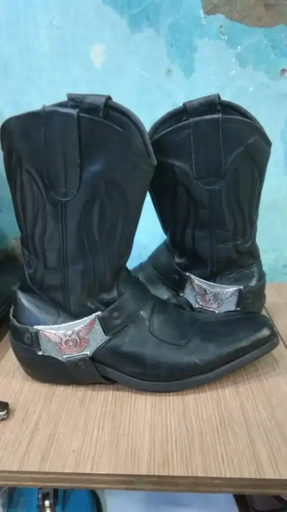 Jual sepatu booth moge masih bekas seperti baru