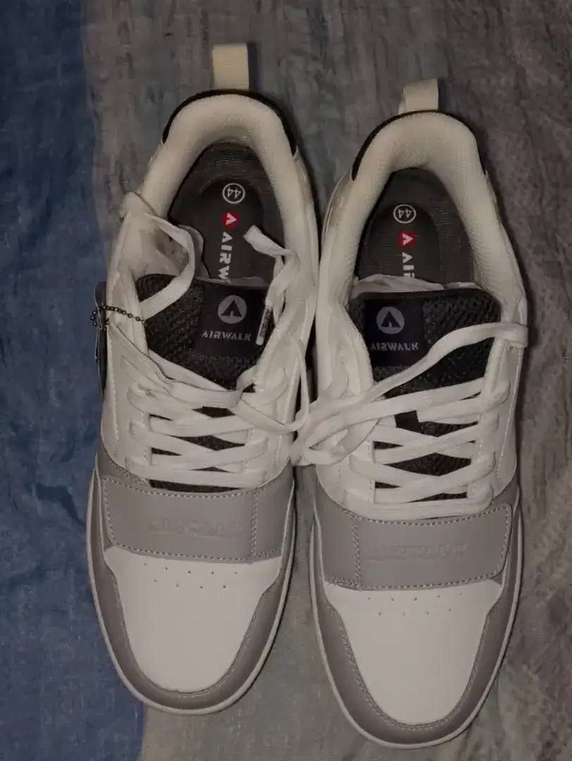 [NEW] AIRWALK CHASE BNWB size 44.