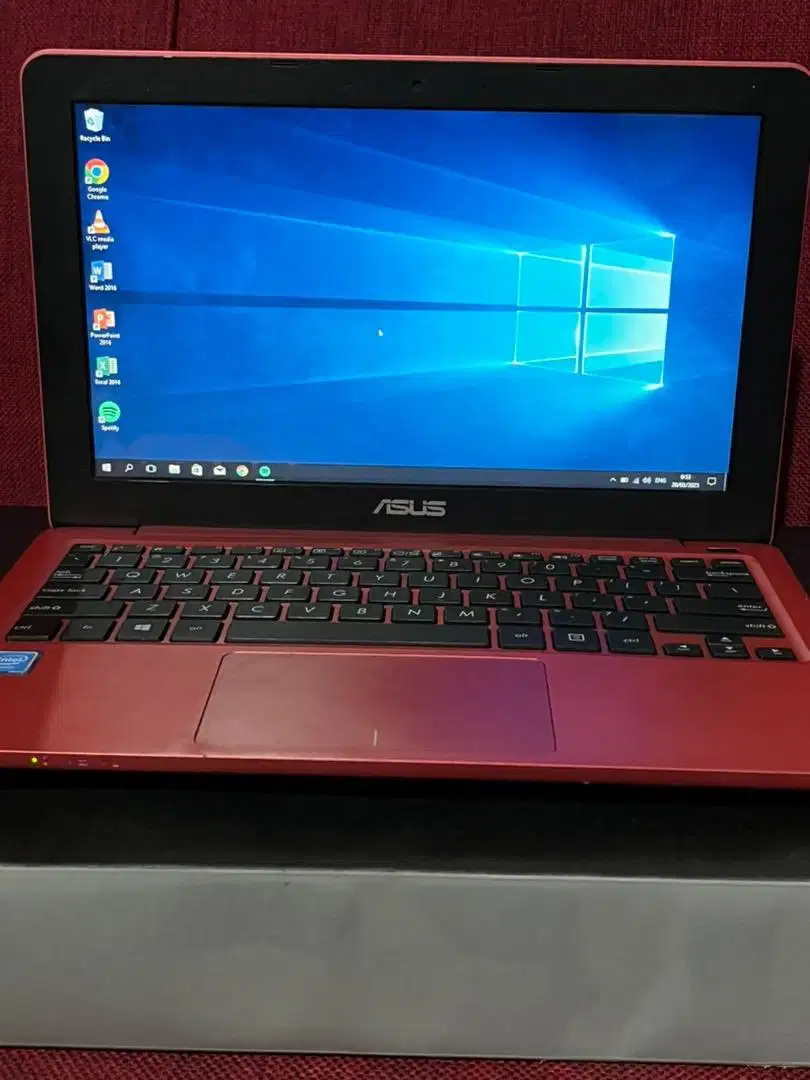 Notebook Asus E202S (Second) Ram 2gb SSD 300gb