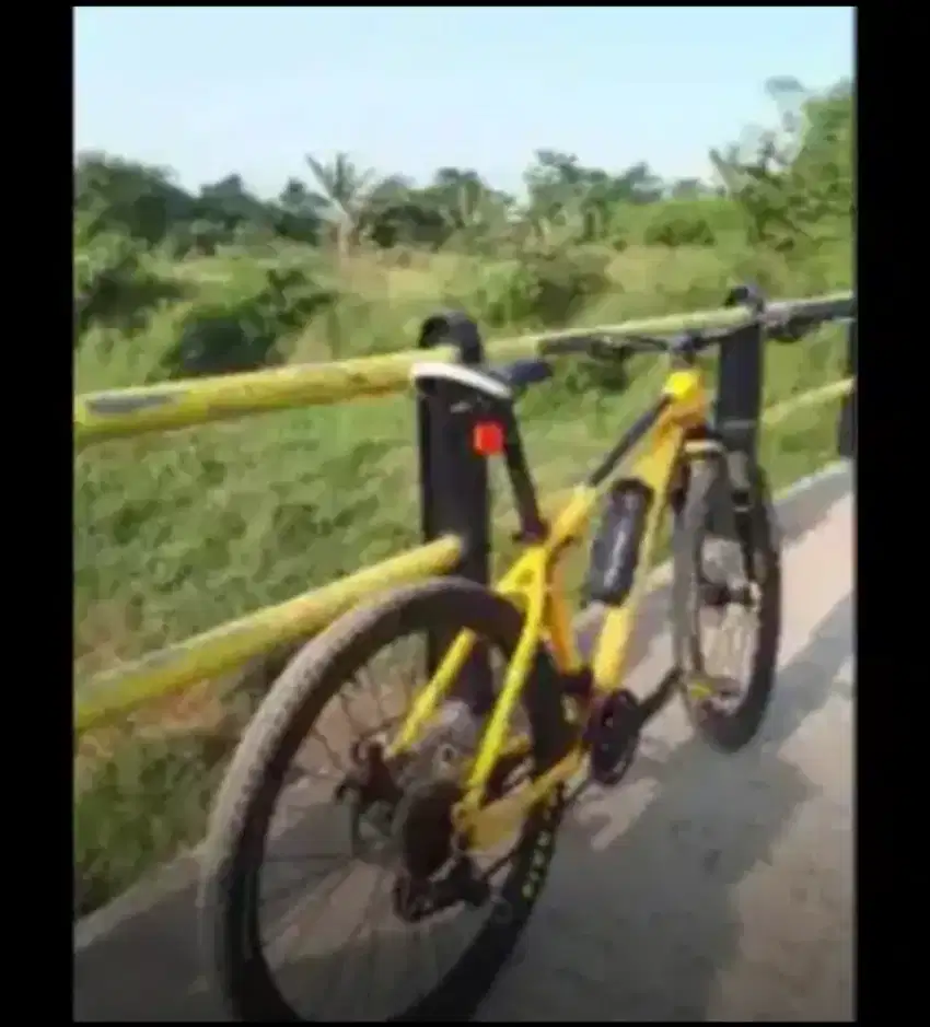 Sepeda gunung Mongoose tyax 6061comp alloy shock mati nego ditempat