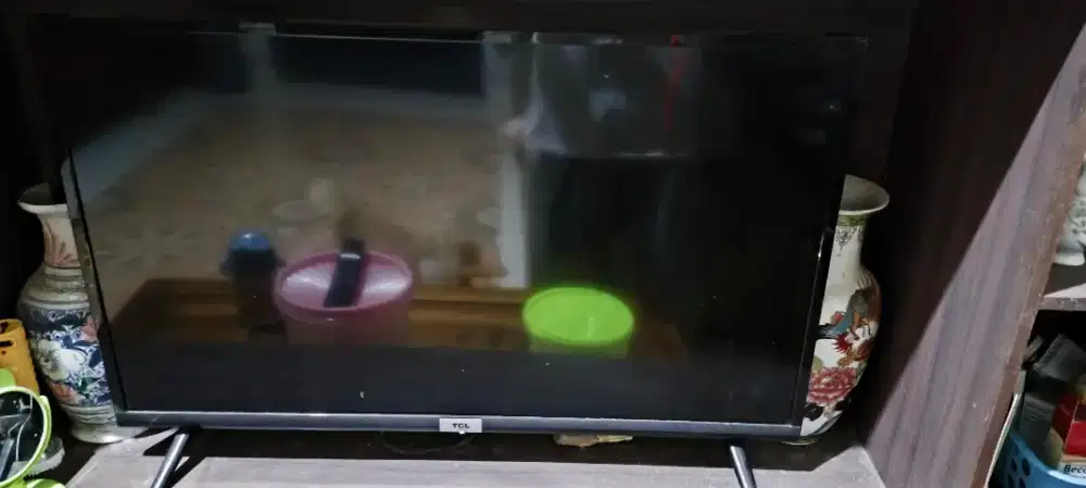 (naik lagi) TV TCL 32 inch (Power nyala tapi blank hitam)