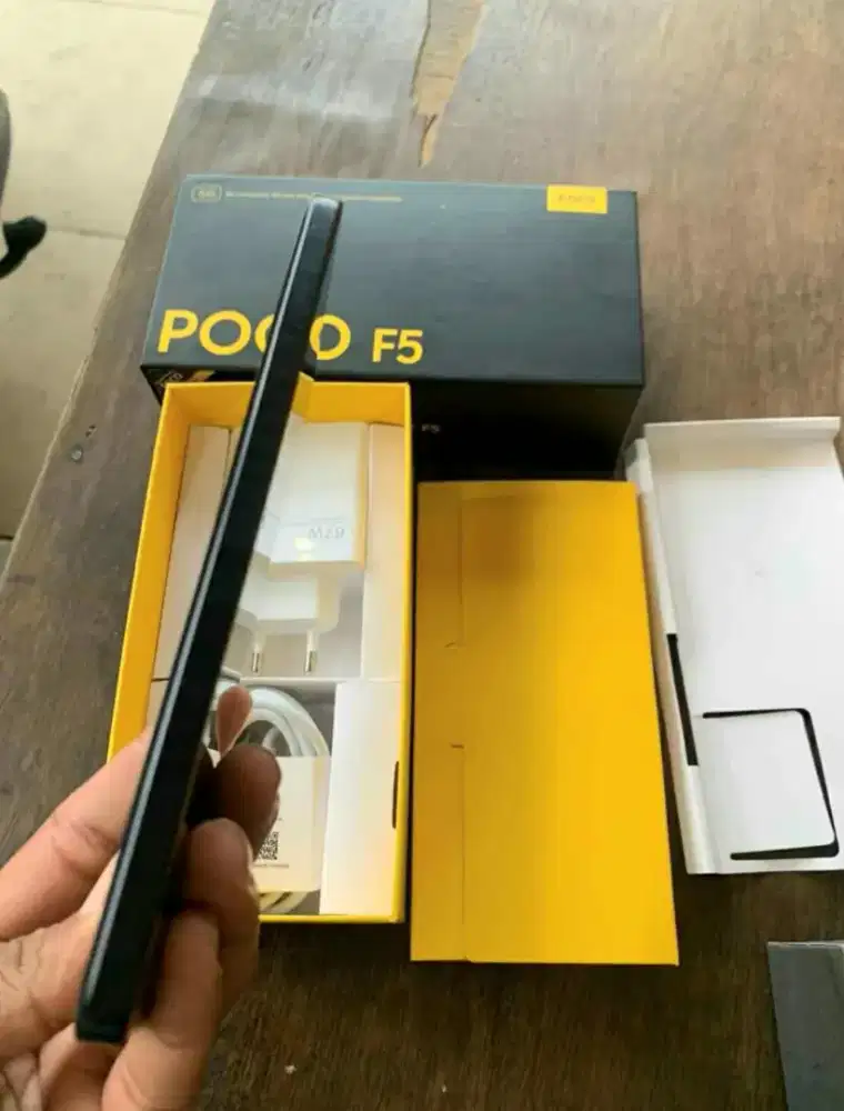 POCO F5 8/256 snapdragon 7+ gen 2 gaming