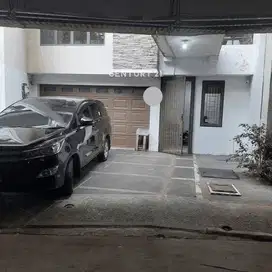 Townhouse Free Lift Perumahan Springhill Golf Residence Kemayoran