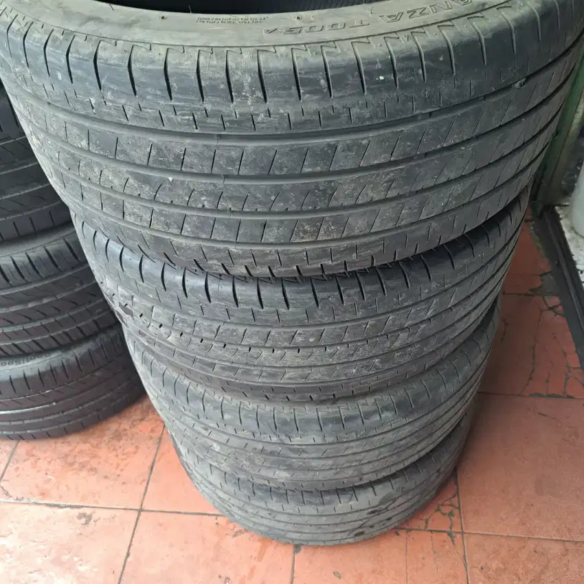 235 45 r18 ban bridgestone turanza masih bagus