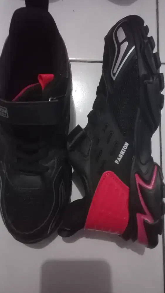 Sepatu anak BARU