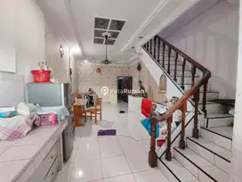 DIJUAL RUMAH JALAN PUKAT I GANG BATULIMA (peter)