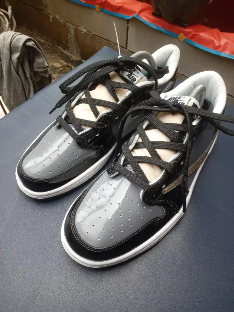 Sneaker second branded