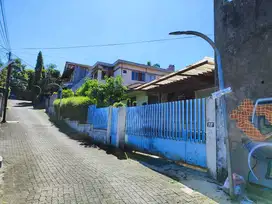 Rumah Dengan Lokasi Super Strategis di JL Lembah Sukaresmi