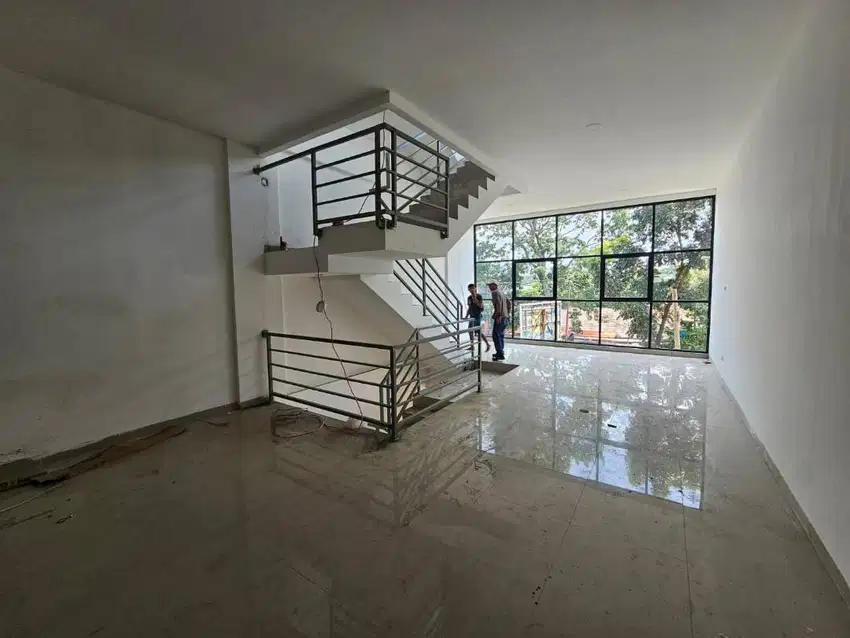 Cihampelas Dijual/sewa Ruko 4 Lantai siap pakai