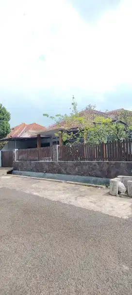 Dijual rumah lokasi bunga sansivera kota malang dekat suhat