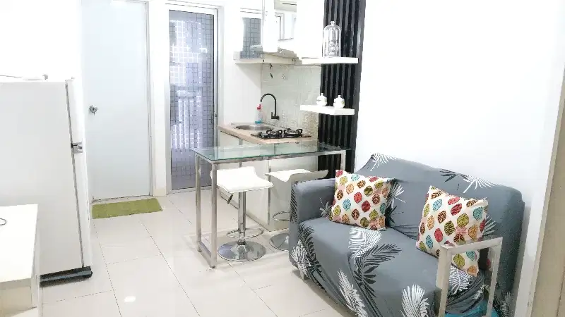 Disewakan Tahunan 2BR Lantai Rendah Tower Flamboyan