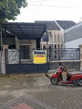 rumah murah dibawah pasaran perumahan puri Safira menganti Gresik
