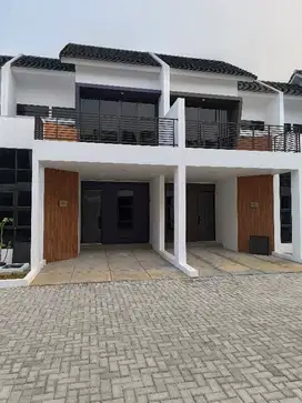 rumah 2 lantai cukup bayar 10 juta langsung huni akses tol karawaci