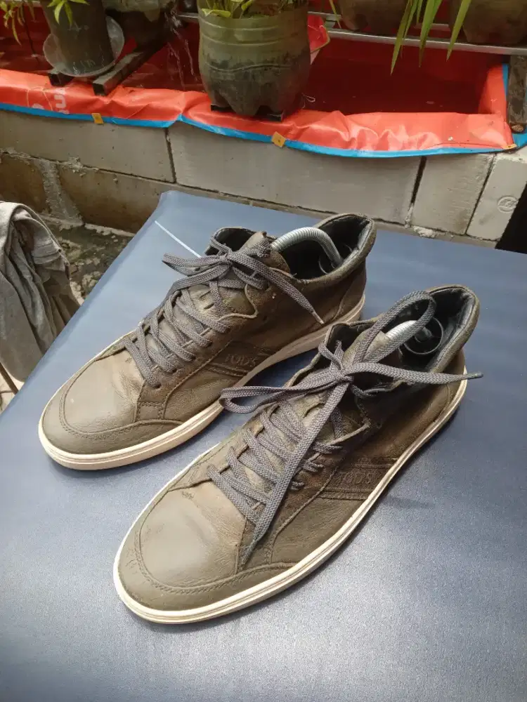 Sneaker second branded sz 43