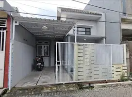 Butuh cepat ! Rumah dijual jl. Gayungan dekat Trans Icon