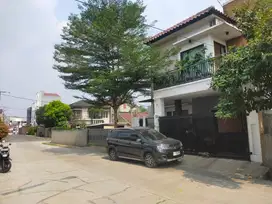 DIJUAL RUMAH BAGUS KOM ARINDA PERMAI DEPLU PONDOK AREN.
