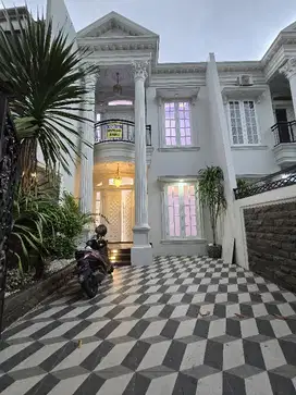 Dijual Rumah Ada Kolam Renang di Kebagusan Jakarta Selatan