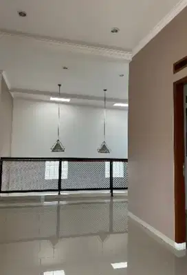 Rumah Minimalis 2 lantai Bagus terawat, Kopo Permai.