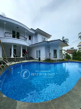 rumah hook di pondok  indah hadap Utara - timur
