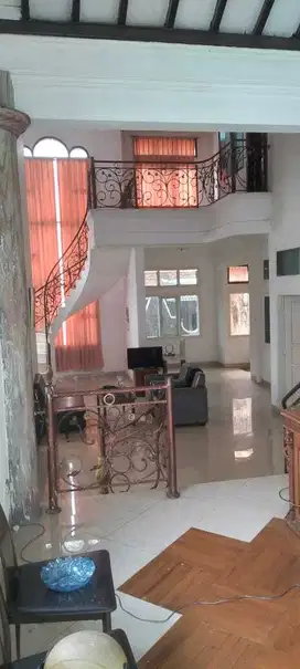 Jual Cepat di bawah NJOP Rumah Mewah di Moh Toha