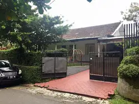 Jual rumah asri bukit Dago Selatan, sayap JL. Ir. H. Juanda - Dago