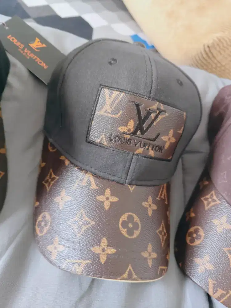 Cap hat lv Louis v