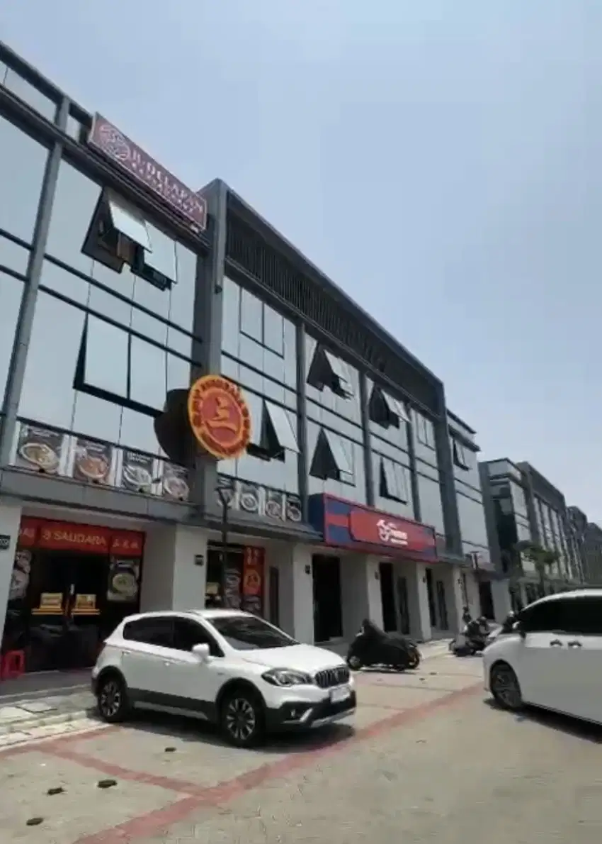 Disewakan ruko PIK 2 Osaka view danau gandeng 2unit (boleh 1) BAGUS