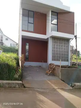 RUMAH 1 LANTAI DAN 2 LANTAI DI EASTON HILLS CINUNUK BDG