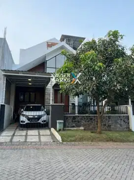 Dijual Rumah Cantik Semi Furnished di Mainroad Greenland, Malang