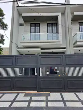 Rumah Baru Gress Minimalis Dharmahusada,Manyar, Dkt GM, Row 3 Mbl