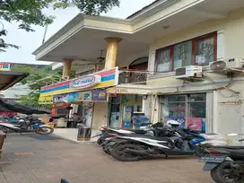 Super Strategis, Dijual Rumah 4 lt Berikut Minimarket Kapuk Tenis Raya