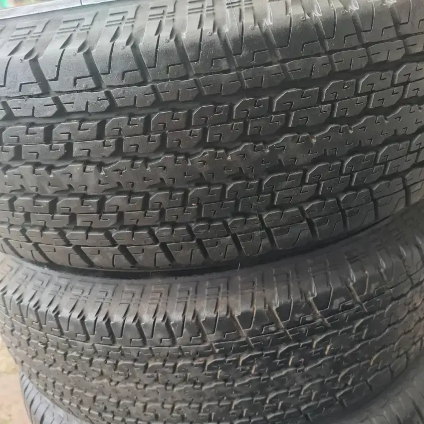 Ban 245 70 r16 bridgestone dueler ht 2pcs like new