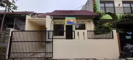 Rumah Di Komplek Cimahi Row Jalan Besar Security 24Jam SHM Hdp Selatan